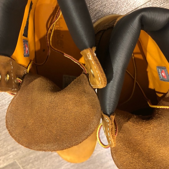 Timberland 6” Premium boots. Women’s size US9 - Picture 4 of 7